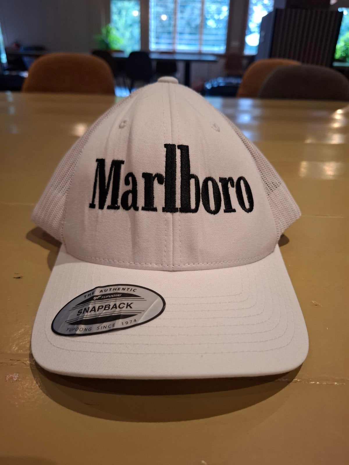 Marlboro Trucker Cap - Nieuw met label, Ophalen of Verzenden, Nieuw, One size fits all, Pet