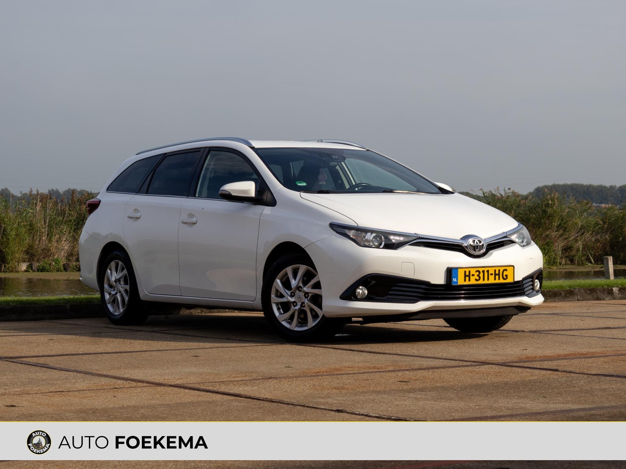 Toyota Auris Touring Sports 1.2T Active Navi Stoelverwarming, Voorwielaandrijving, Gebruikt, Euro 6, 4 cilinders