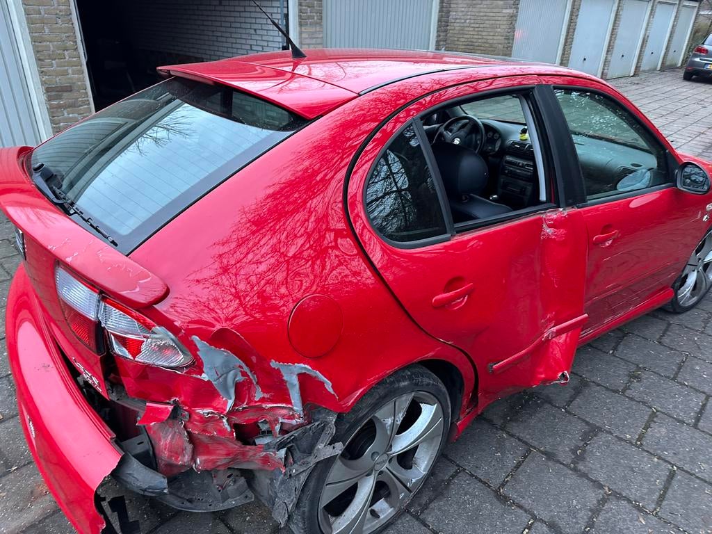 Loop of sloop voor onderdelen seat leon 1.8 20VT, Ophalen, Voor, Seat, Bumper
