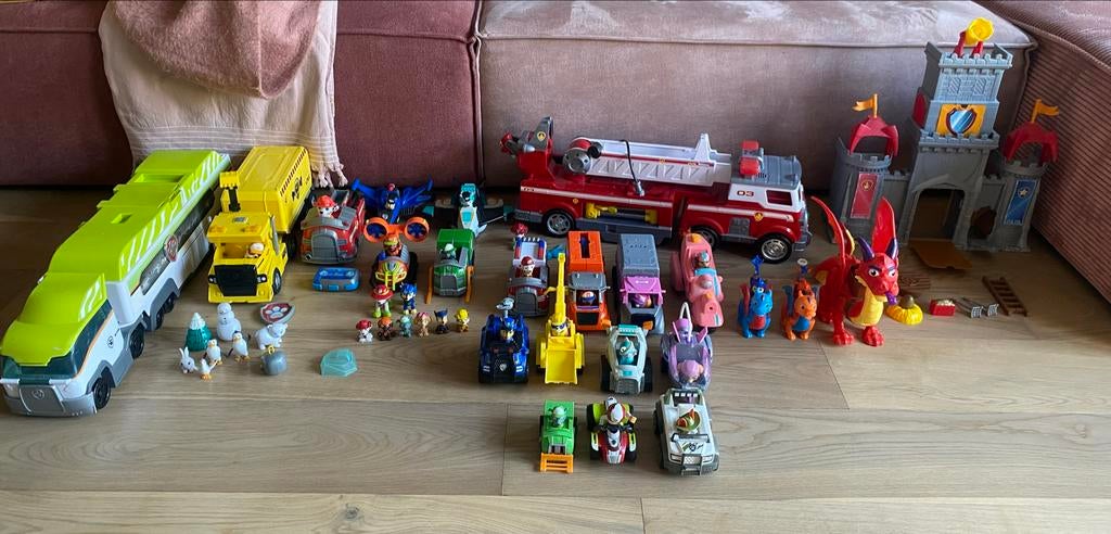 Grote Paw Patrol speelgoedcollectie met kasteel + voertuigen, Ophalen of Verzenden, Gebruikt