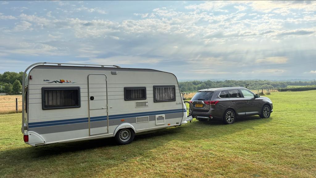 Hobby caravan 4,70 meter met luifel en Isabella voortent, Caravans en Kamperen, Standaardzit, Hobby, Omvormbare zithoek, Particulier