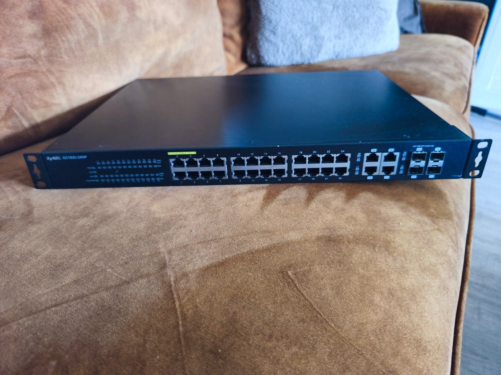 ZyXEL GS1920-24HP - 24-Port Gigabit Smart Managed PoE+ Switc, Ophalen