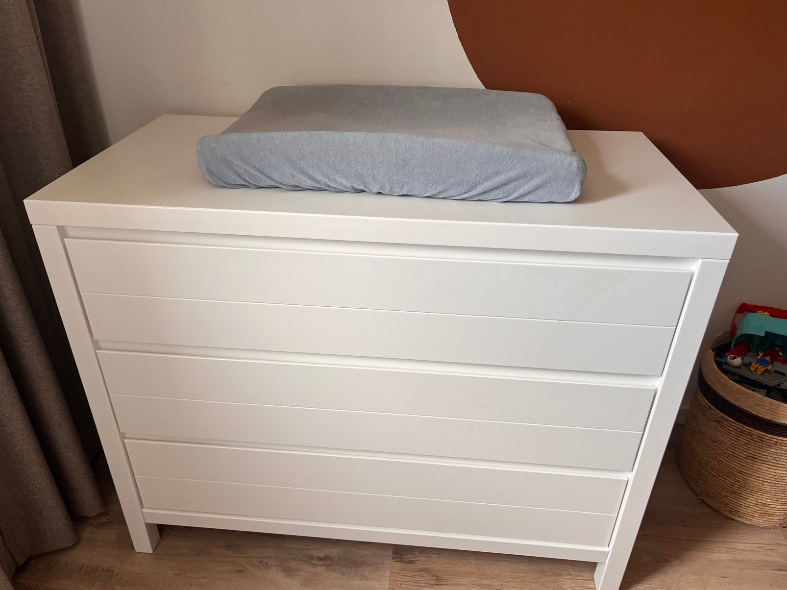 Babykamer set: kledingkast, ledikant en commode, Gebruikt, 100 tot 150 cm, 200 cm of meer, Overige houtsoorten