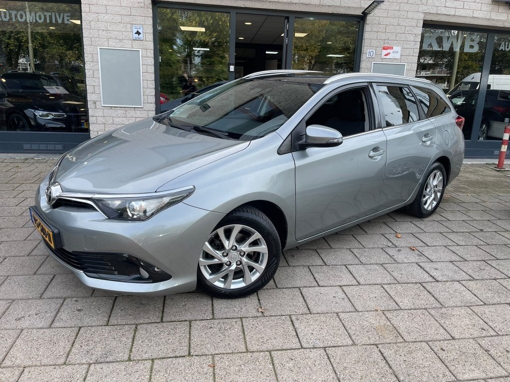 Foto 32 van Toyota Auris Touring Sports 1.2T Business Pano Trekhaak Navi