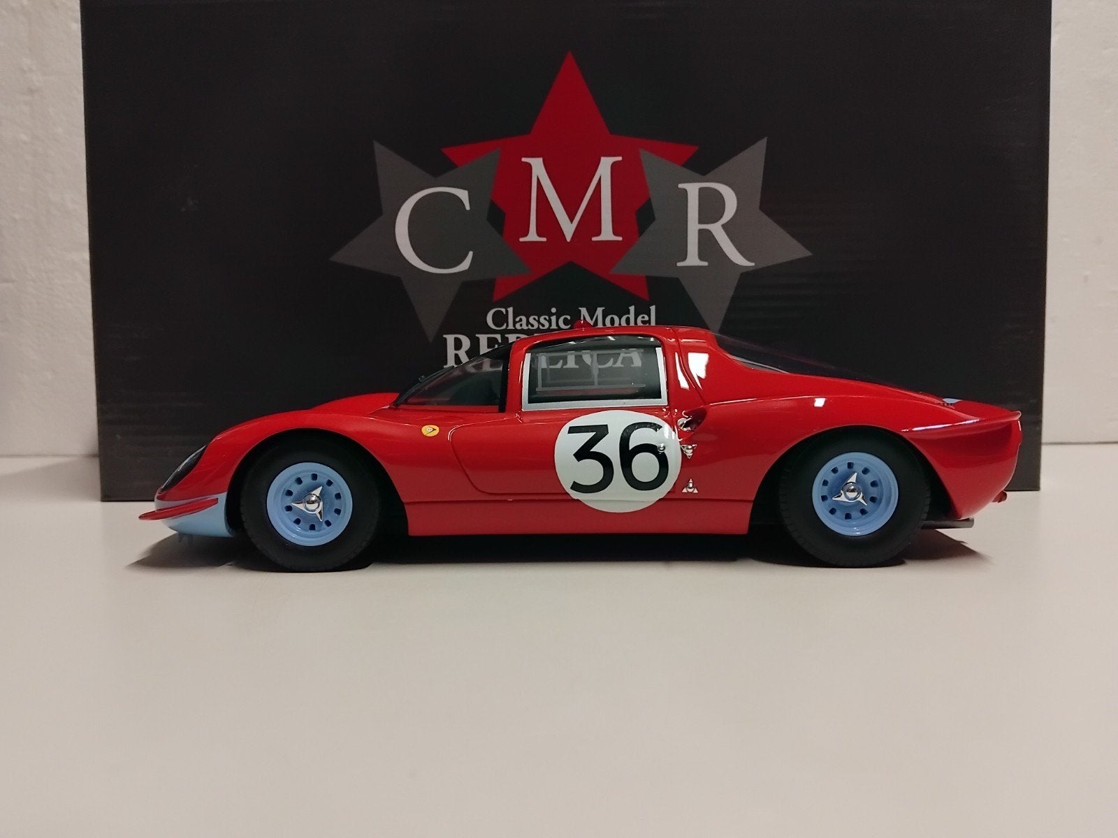 Ferrari 206S #36 Dino Le Mans rood CMR Replicars 1/18 KRD, Hobby en Vrije tijd, Modelauto's | 1:18, Ophalen of Verzenden, Zo goed als nieuw