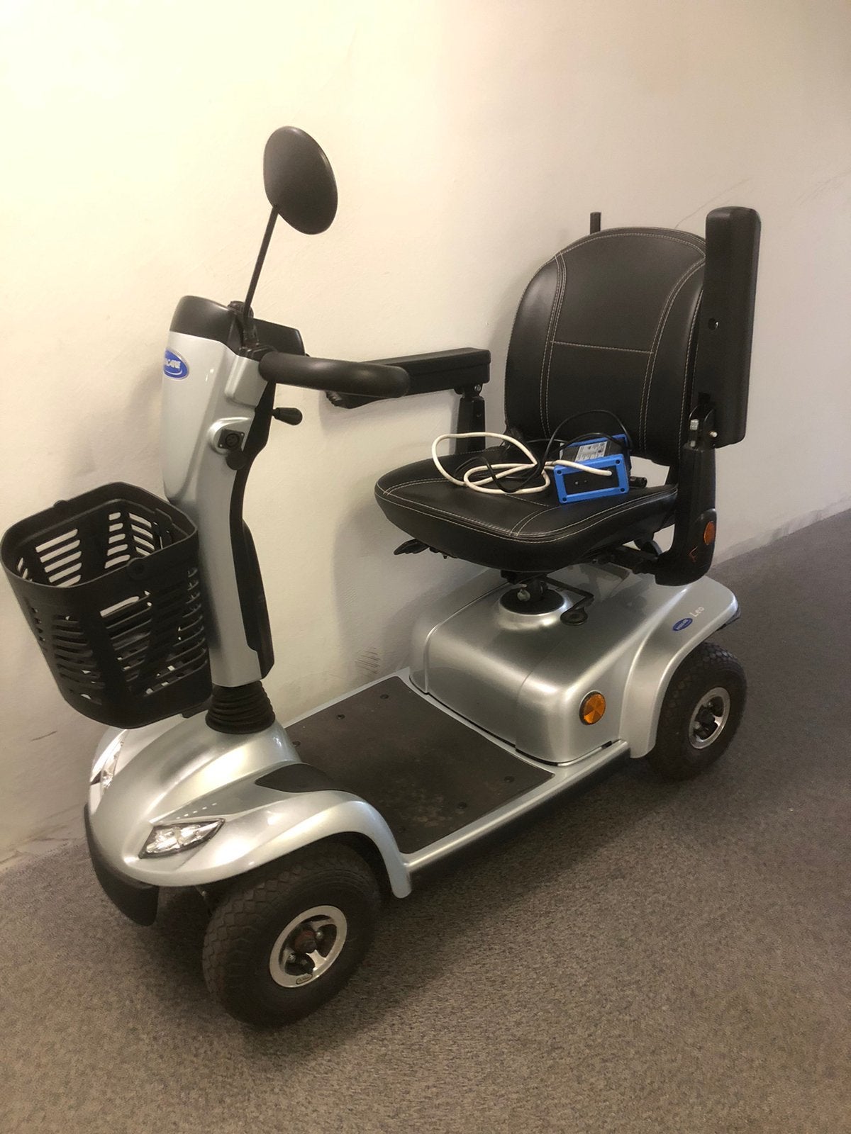 Scootmobiel Invacare Leo, Ophalen, 10 km/u of minder, Gebruikt, 26 t/m 35 km