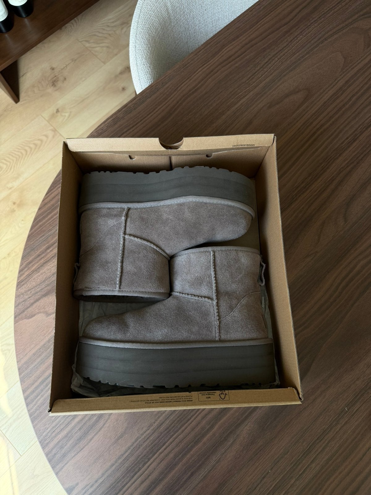Ugg platform mini maat 38 in de kleur Smoke Plume (grijs), Lage of Enkellaarzen, Ophalen of Verzenden, Zo goed als nieuw, Grijs