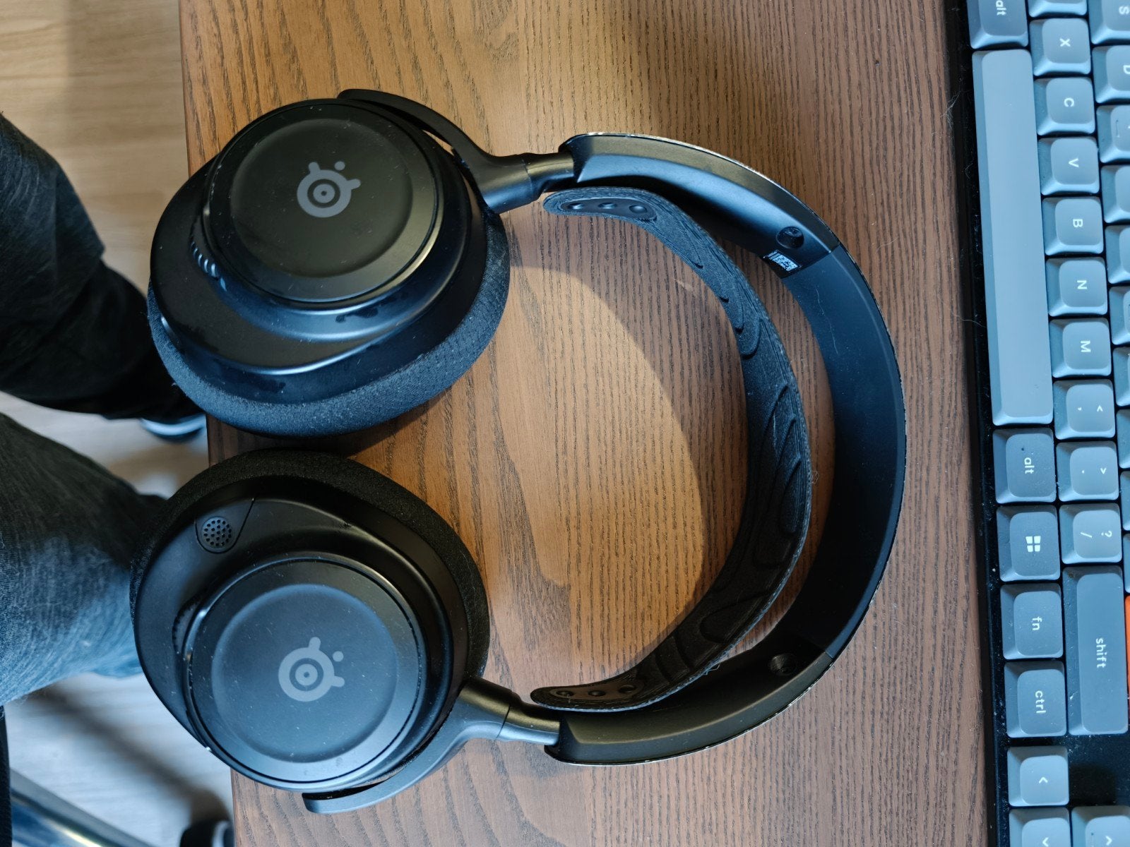 Arctis nova 7 goede staat. PC en PS4 PS5, Computers en Software, Headsets, Gebruikt, Over-ear, Draadloos, Gaming headset, Inklapbare microfoon