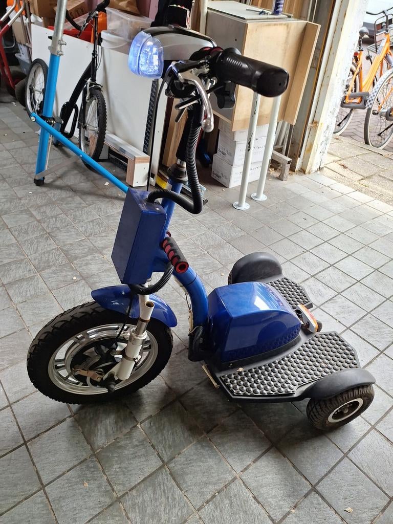 Partij briski s electrische step, Fietsen en Brommers, Steps, Ophalen, Gewone step