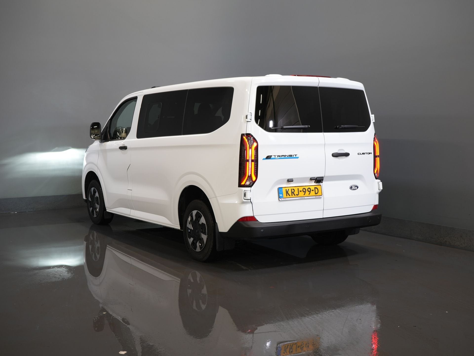 Ford E-Transit Custom Kombi Trend 71kWh 360 km WLTP (Excl. B, Automaat, Gebruikt, 2000 kg, Wit