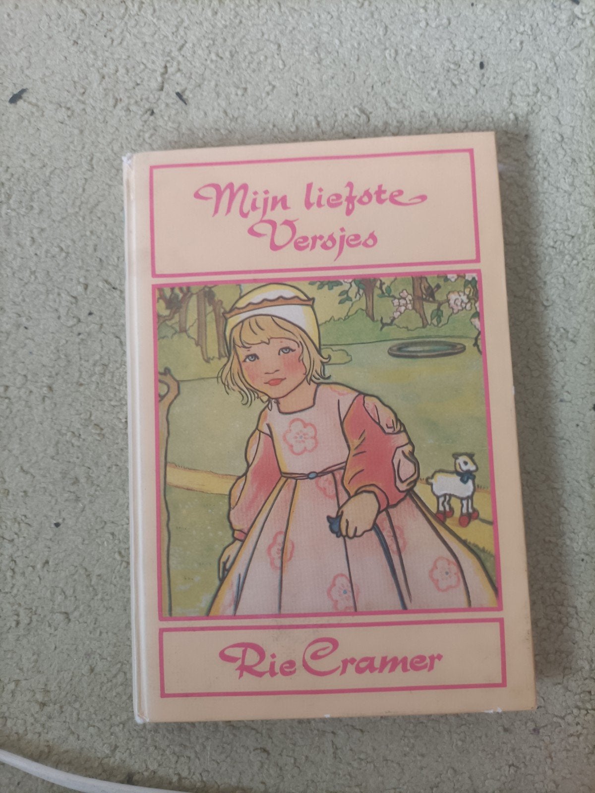 Mijn Liefste Versjes - Rie Cramer (Vintage Kinderboek), Ophalen of Verzenden, Gelezen