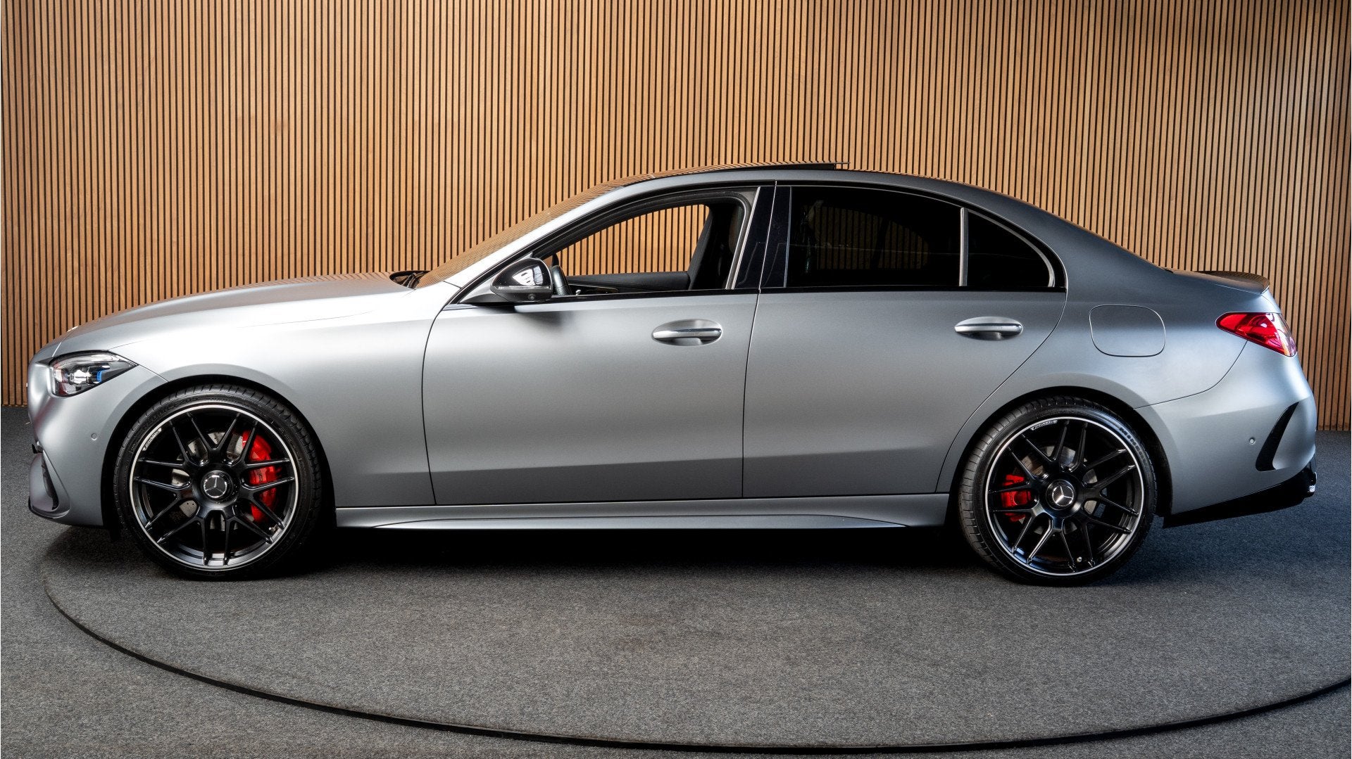 Mercedes-Benz C-Klasse 300 e AMG Line Pano Leer 360° Memory, Automaat, Dealer onderhouden, Achterwielaandrijving, 4 cilinders