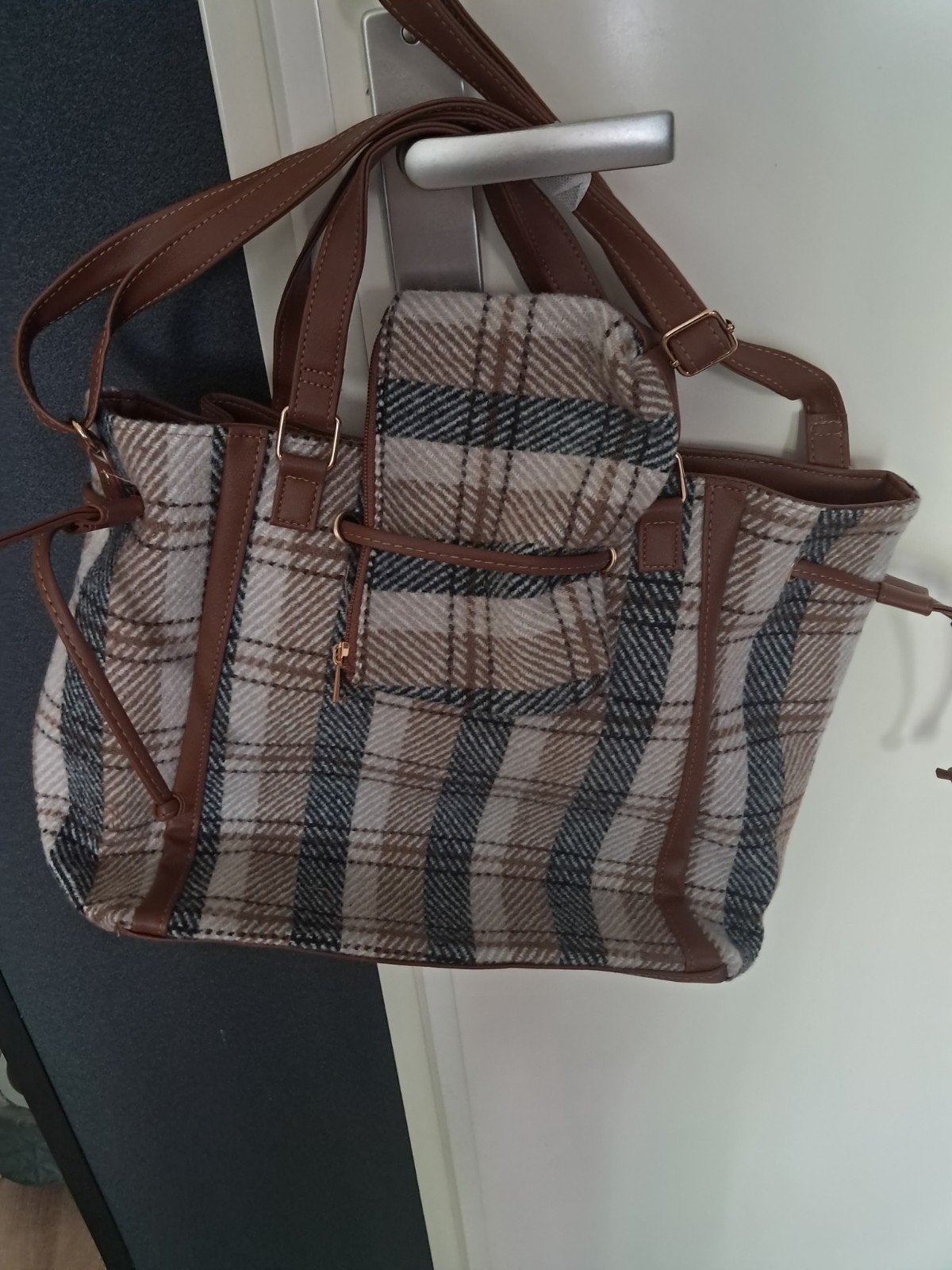 Nieuwe geruite handtas met toilettas., Ophalen of Verzenden, Nieuw, Bruin, Handtas