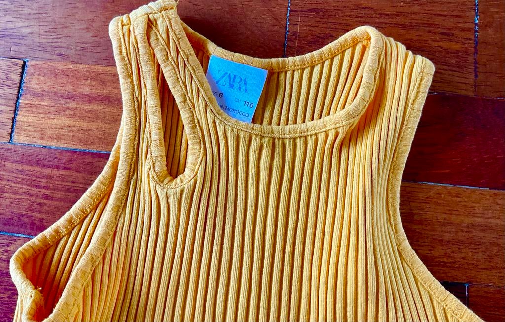 Zara Gele Rib Jurk Maat 116 (6) in zomers geel katoen zgan, Ophalen of Verzenden, Zo goed als nieuw, Meisje, Jurk of Rok