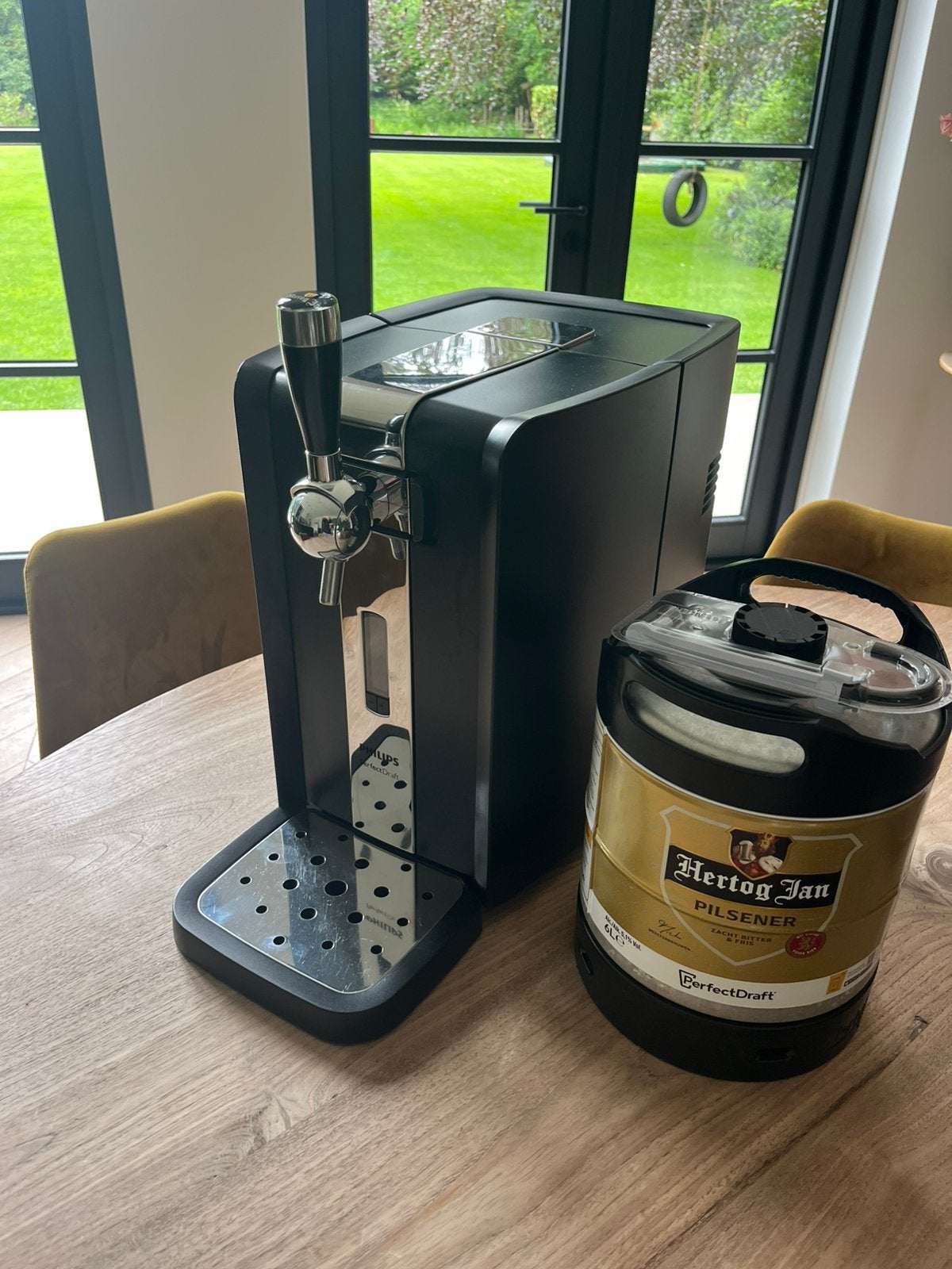 Thuis Tap Philips Perfect Draft HD3720 + 2 x 6L Hertog Jan, Witgoed en Apparatuur, Thuistaps, Ophalen of Verzenden, Zo goed als nieuw