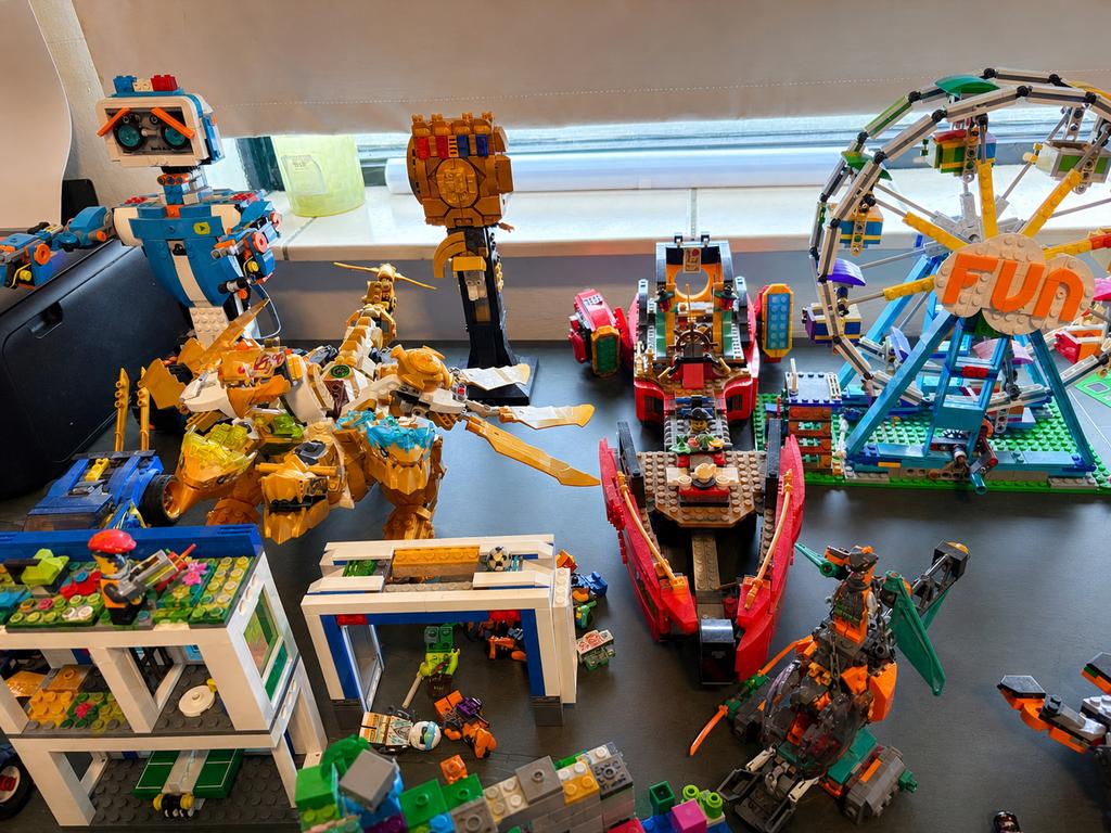 Lego partij - ninjago roblox etc + doos +-20kg mix, Lego, Ophalen of Verzenden, Zo goed als nieuw, Nvt