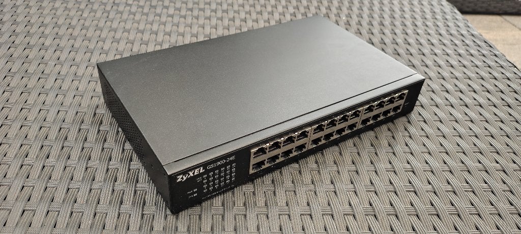 Zyxel GS1900-24E V1 - 24-poorts Smart Managed Gigabit Switch, Ophalen of Verzenden, Zo goed als nieuw