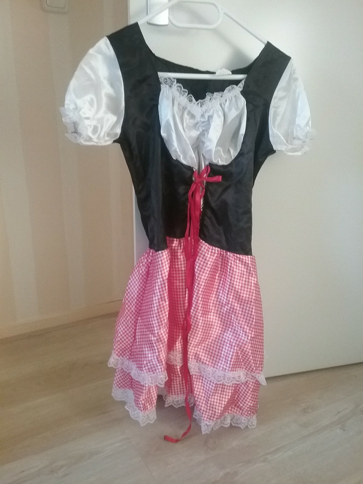 Dirndl jurkje, Ophalen of Verzenden, Zo goed als nieuw, Overige thema's