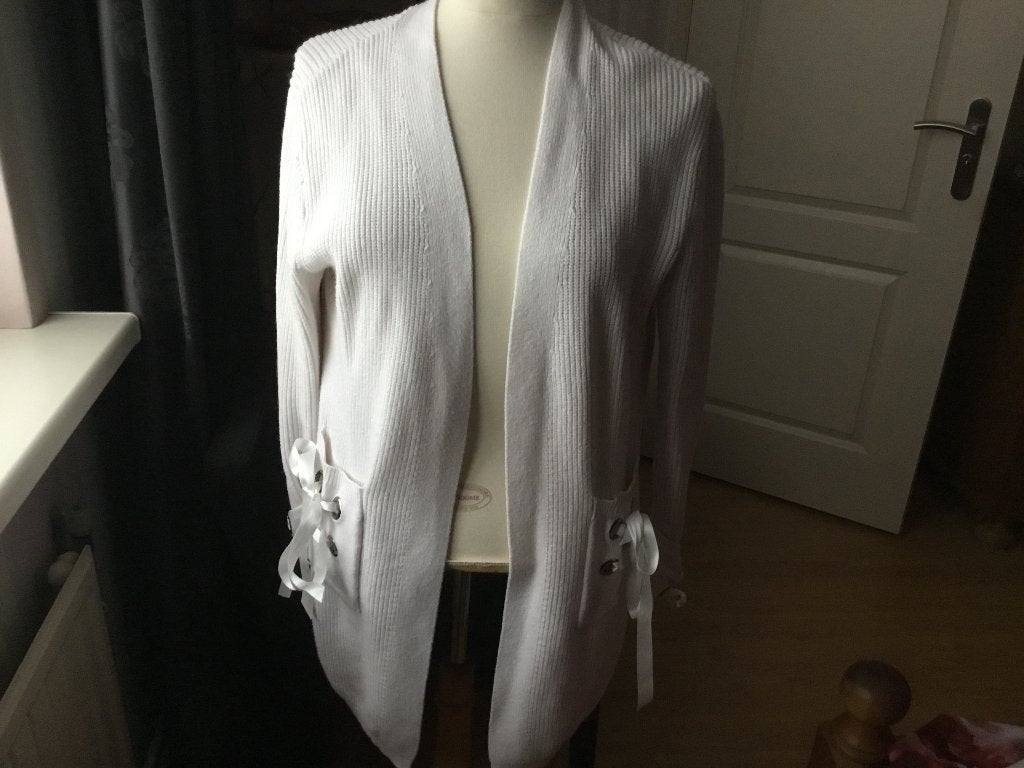 Wit vest van exquiss’s. Maat m/l de lengte is 79 cm, Maat 38/40 (M), Wit, Exquess, Ophalen of Verzenden