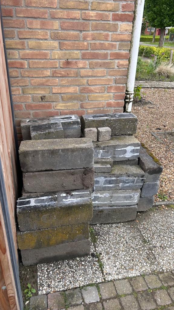 Verschillende stenen gratis op te halen!, Tuin en Terras, Tegels en Klinkers, Ophalen, Zo goed als nieuw, Beton, Klinkers