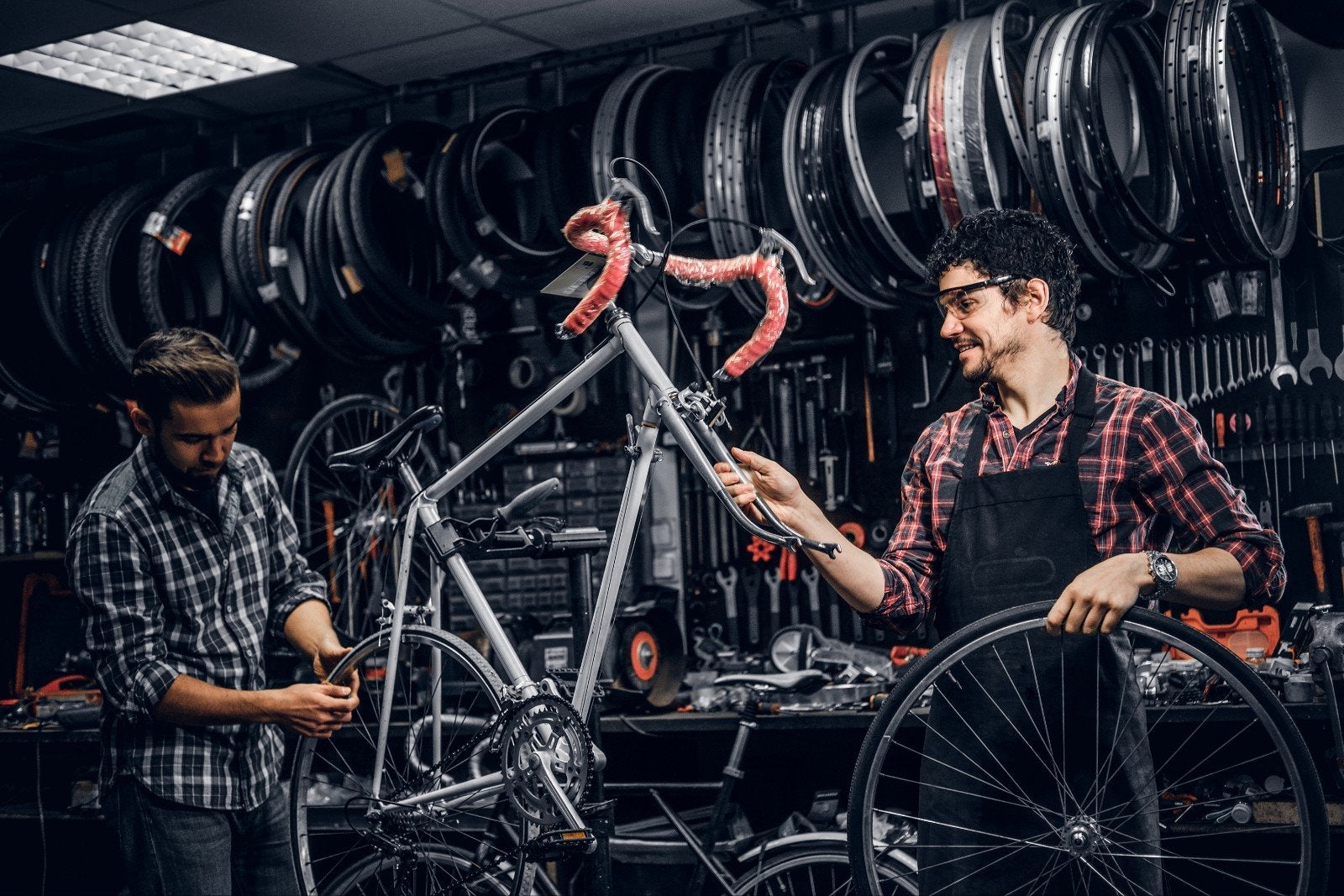 Fietsen Reparatie, Ophalen