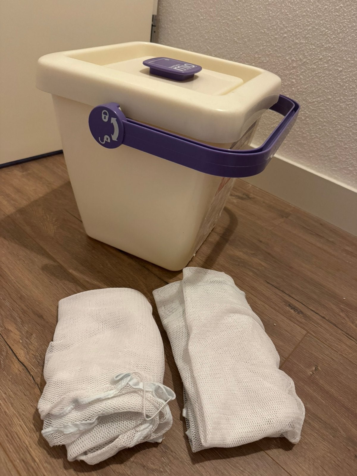 Luieremmer wasbare luiers incl 2 waszakken Bambino Mio, Kinderen en Baby's, Badjes en Verzorging, Ophalen, Zo goed als nieuw, Luieremmer