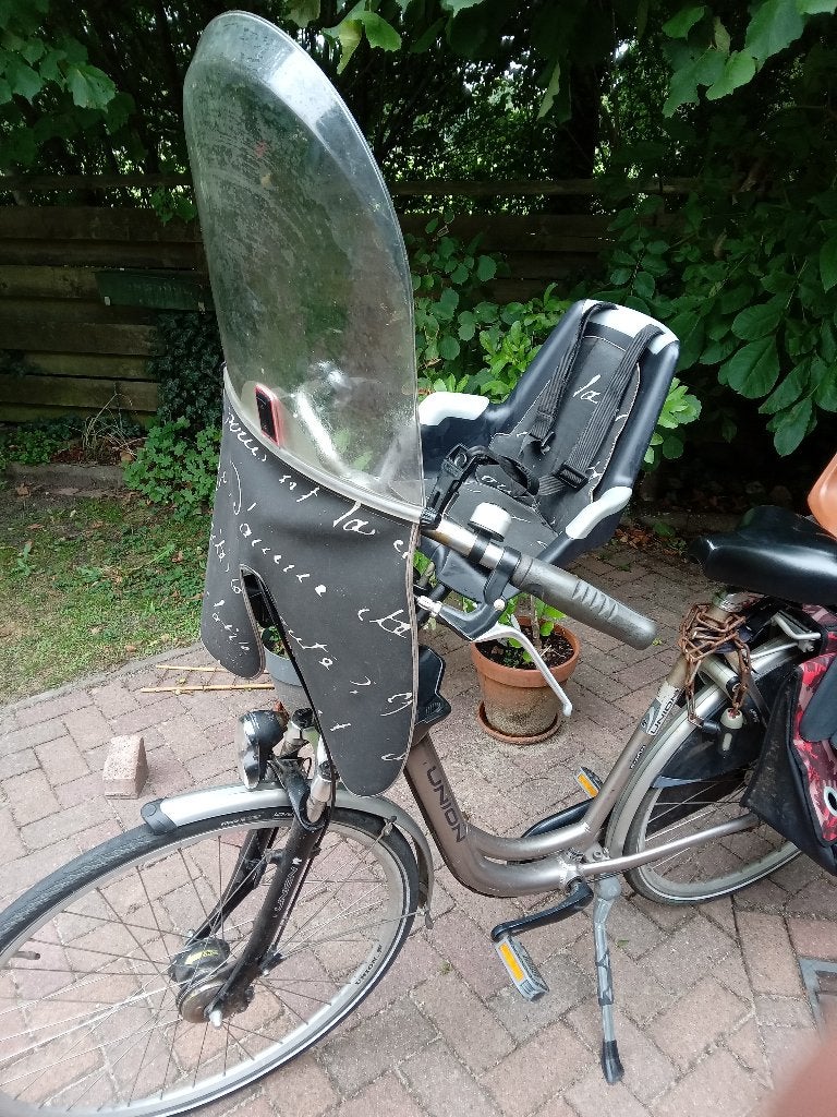 Gratis fietsstoeltje met windscherm + 2 bevestigingen, Voorzitje, Ophalen, 0 t/m 10 kg, Gebruikt