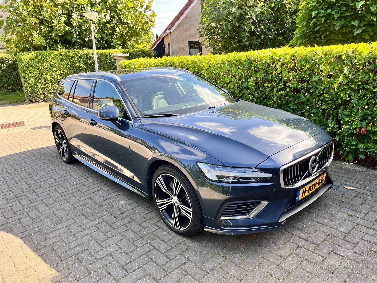 Volvo V60 T6 Twin Engine 340pk AWD 2020 Panoramadak, Automaat, Dealer onderhouden, 4 cilinders, Blauw