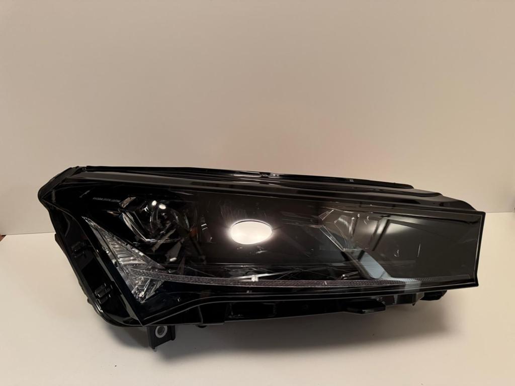 Skoda enyaq koplamp rechts 5LB941016G, Ophalen of Verzenden
