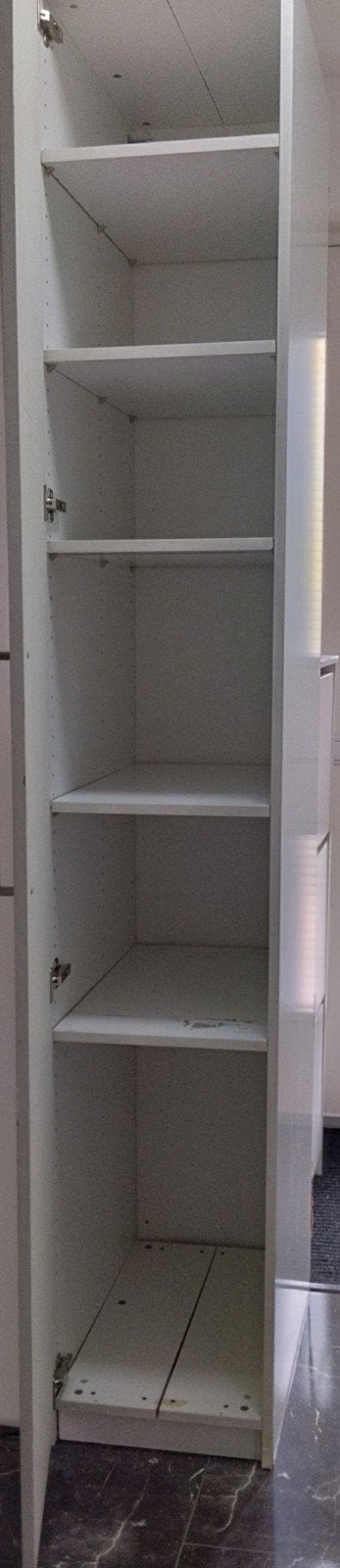 IKEA pax kledingkast smal met hoogglans deur, Huis en Inrichting, Kasten | Kledingkasten, Gebruikt, 200 cm of meer, Minder dan 50 cm
