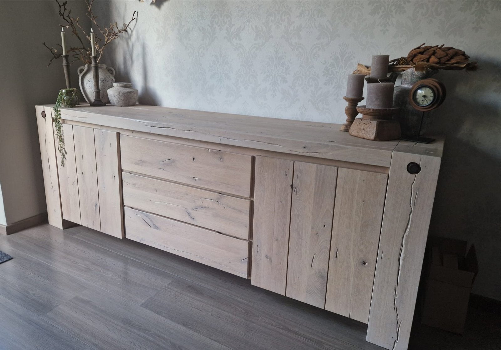 Robuust eiken dressoir Van Den Bommel Whitewash 220cm, Huis en Inrichting, Kasten | Dressoirs, Ophalen, Gebruikt, Eikenhout, 200 cm of meer