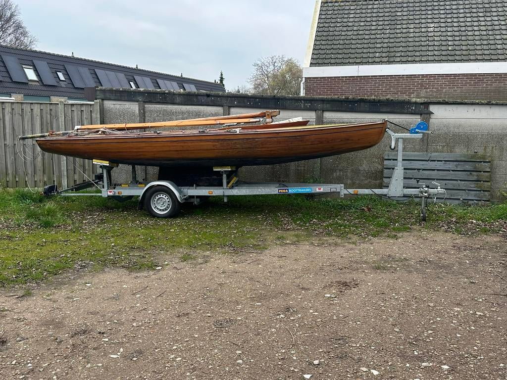 Zeilboot met zgan trailer, Ophalen, Gebruikt, Benzine, Buitenboordmotor