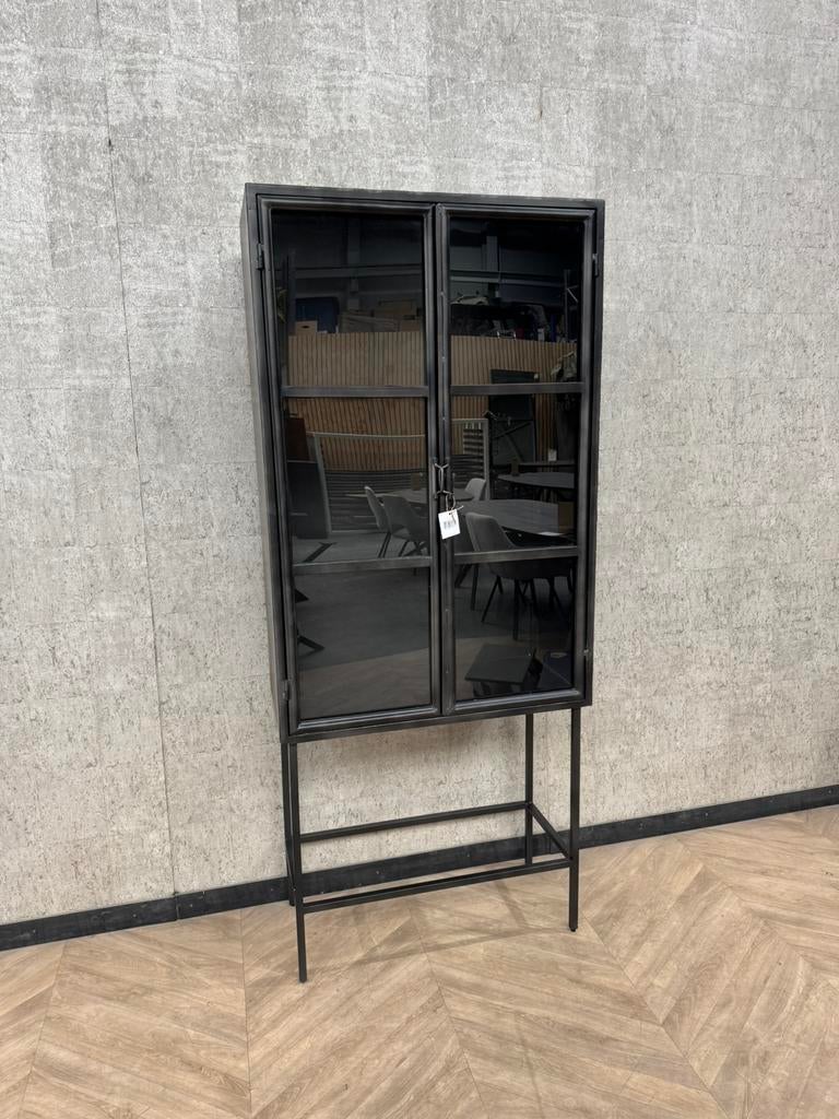Hoge By boo ventana vitrine kast  200x 85 cm *showroom, Met deur(en), By-Boo, Zo goed als nieuw, Metaal