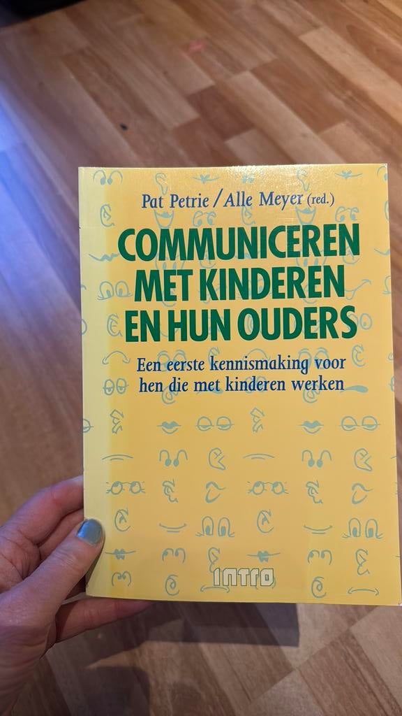 P. Petrie - Communiceren met kinderen en hun ouders, Boeken, Ophalen of Verzenden, Zo goed als nieuw, P. Petrie, Sociale wetenschap