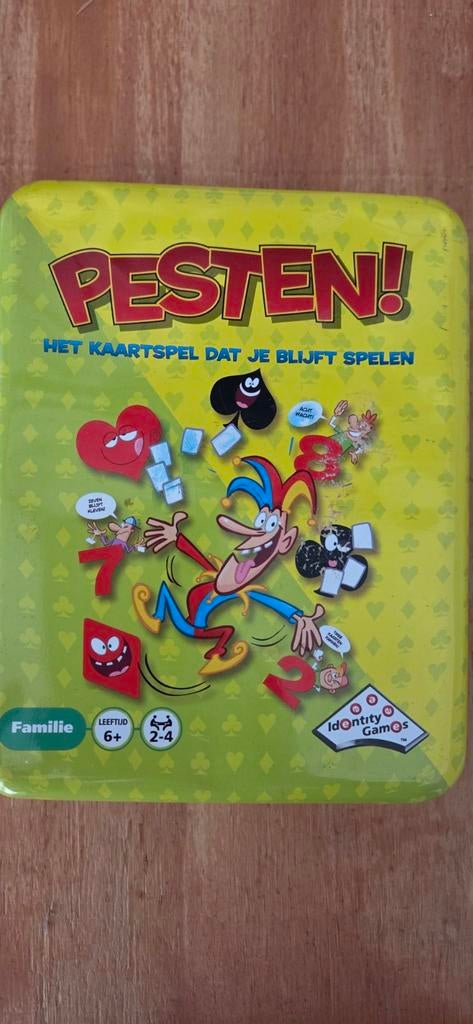 Pesten! Kaartspel in blik, Vijf spelers of meer, Ophalen of Verzenden, Zo goed als nieuw, Identity Games