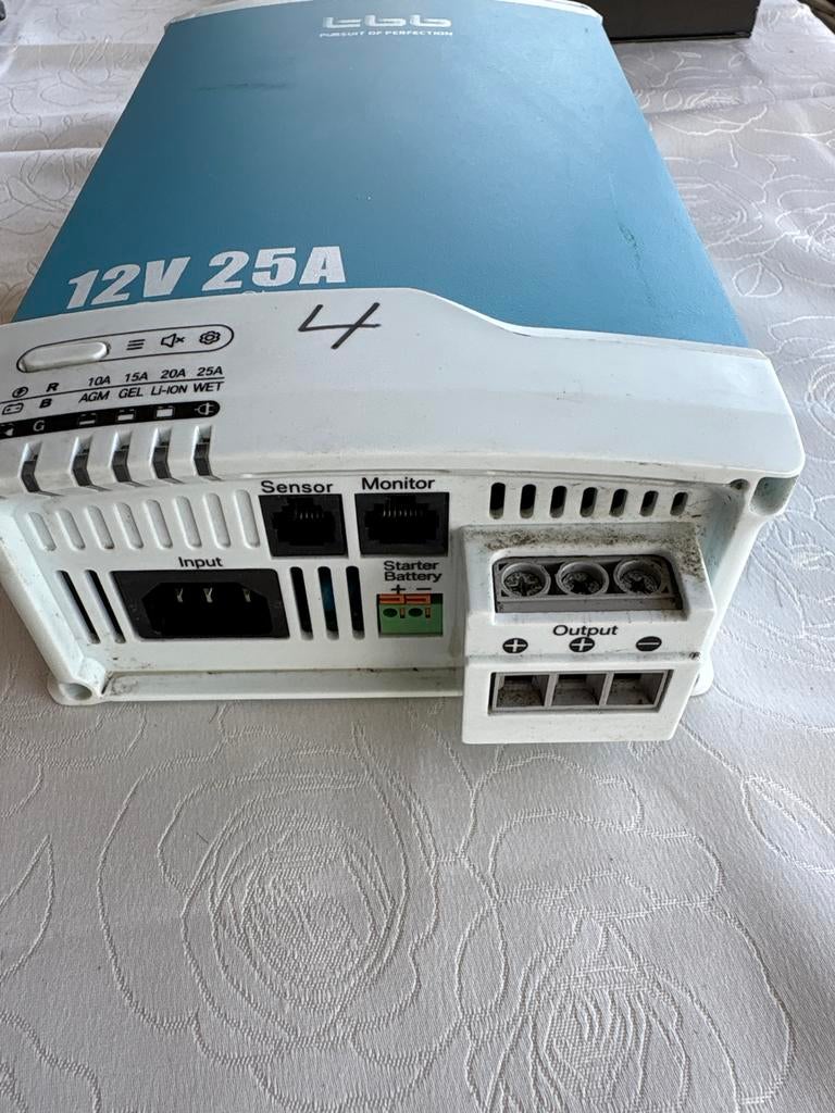 LBC 12V 25A Acculader - Gebruikt, Auto-onderdelen, Accu's en Toebehoren, Ophalen of Verzenden, Gebruikt, Universele onderdelen