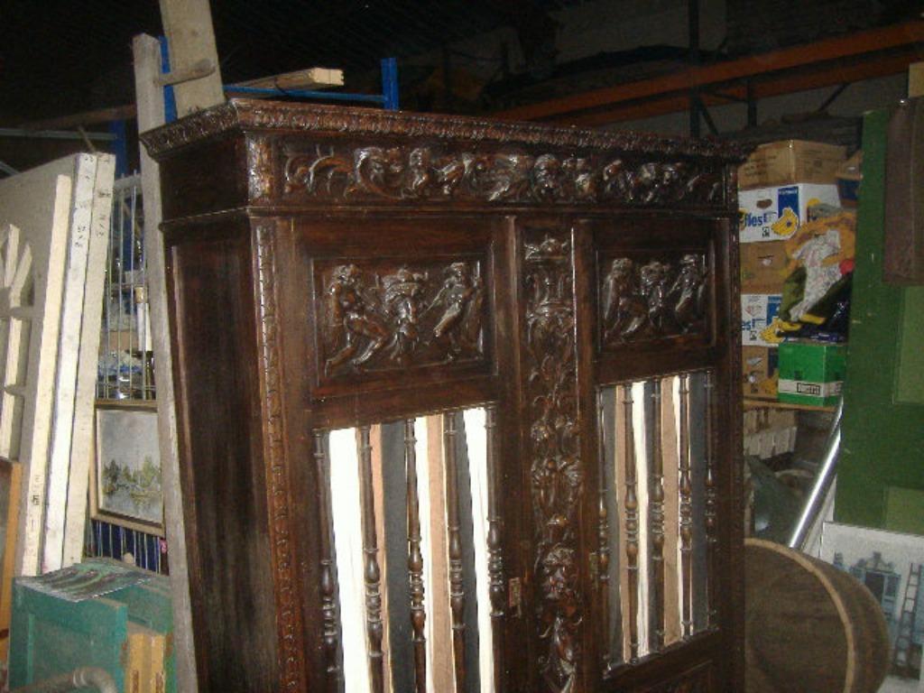 garderobekast uit Kerk/Klooster met houtsnijwerk, zie fot/om, Antiek en Kunst, Ophalen