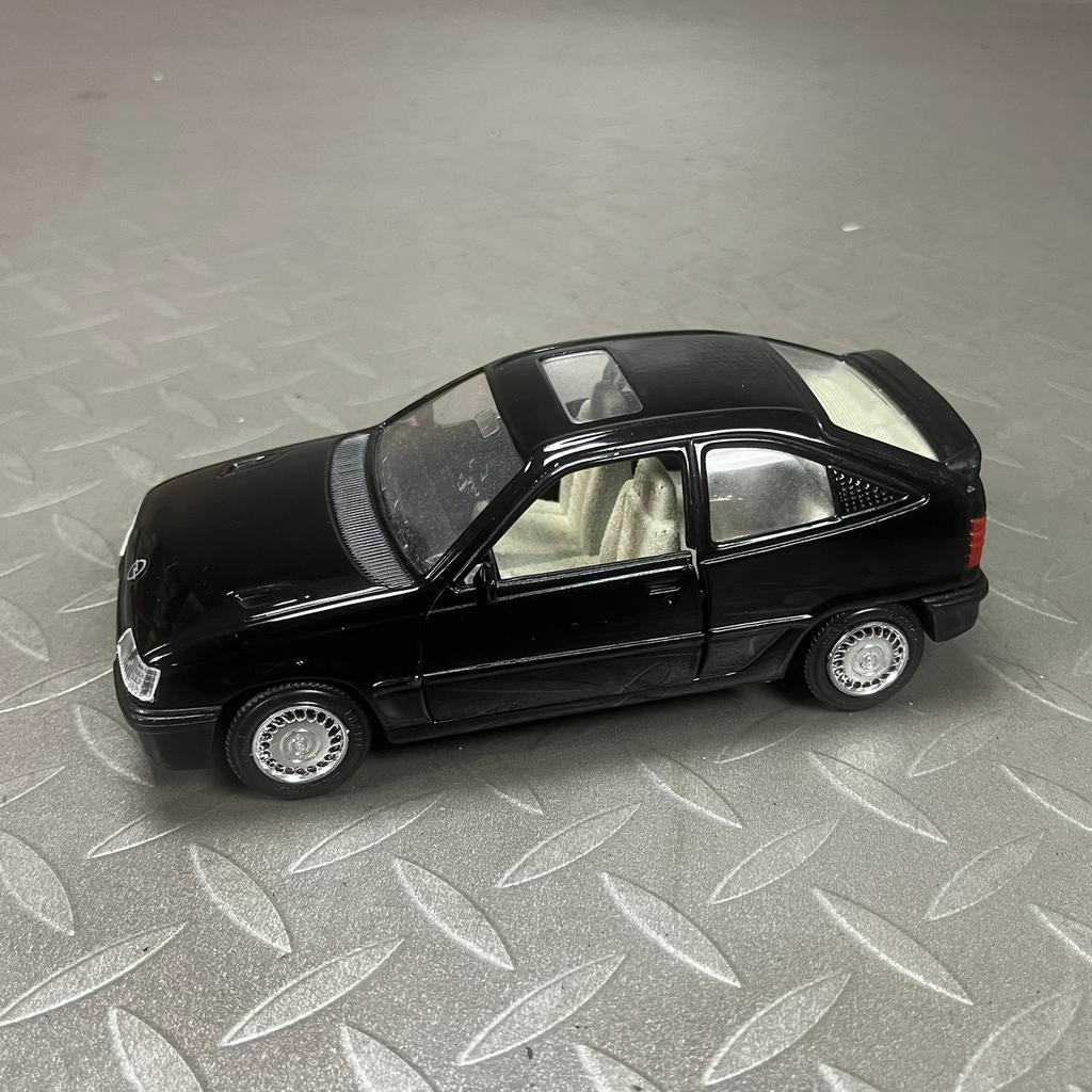 Guiloy Opel Kadett GSI 16V 1988 schaal 1/24, Hobby en Vrije tijd, Modelauto's | 1:24, Ophalen of Verzenden, Nieuw, Overige merken