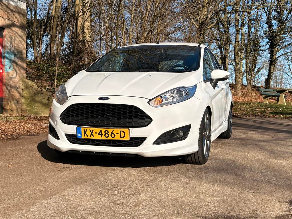 Ford Fiësta 1.0 Ecoboost ST-Line 100pk 5dr 2016 Wit, Auto's, Ford, Voorwielaandrijving, Stof, 565 kg, 100 pk