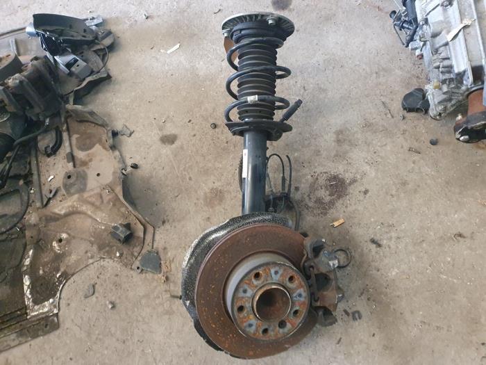 Schokdemper links-voor van een BMW 1-Serie, Gebruikt, -, -, 3 maanden garantie