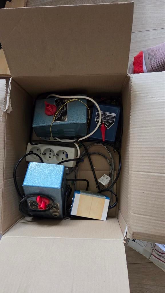 Modeltreinsporen en toebehoren, Ophalen