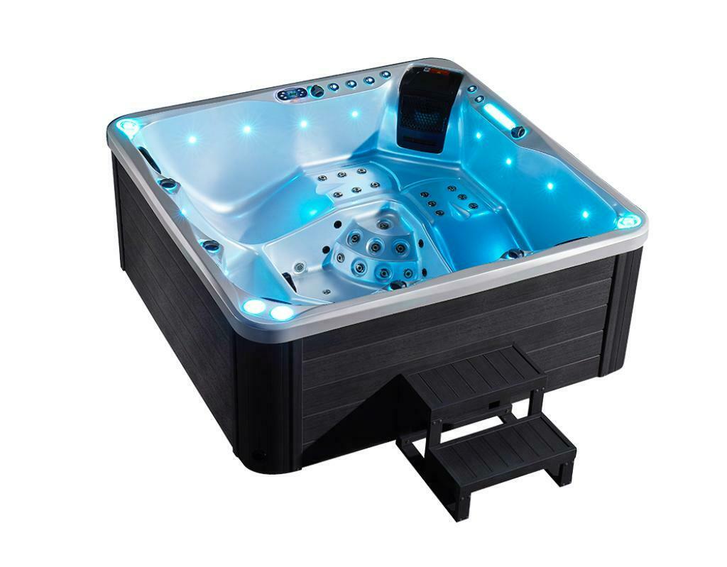 Supreme Spa Lisboa • 5 personen • 200 x 200 • 62 jets, Ophalen, Nieuw, Afdekzeil, Vast