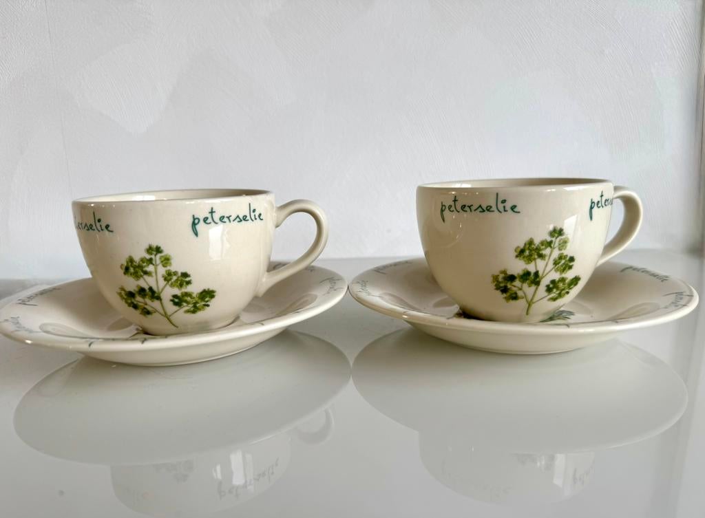 2 nieuwe vintage kop en schotels van het merk Royal Orchid, Huis en Inrichting, Ophalen of Verzenden, Zo goed als nieuw, Overige stijlen