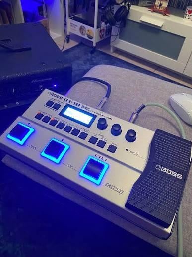 Boss GT 1B bass basgitaar multi effect, Muziek en Instrumenten, Effecten, Ophalen of Verzenden, Zo goed als nieuw, Delay of Echo
