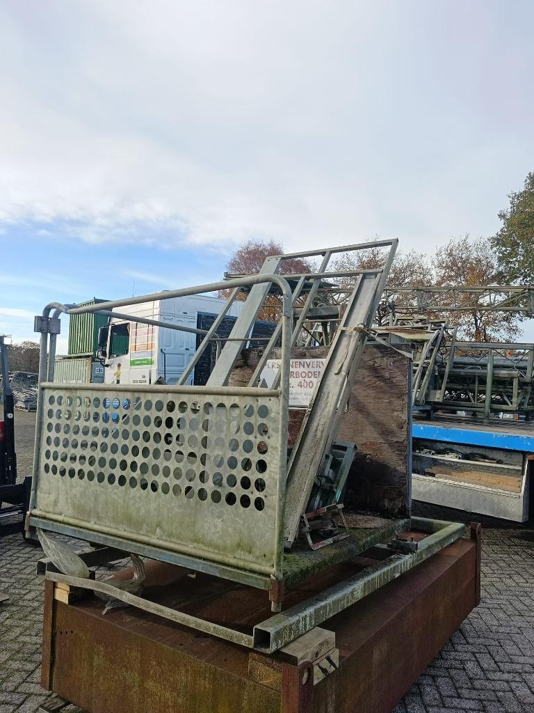 Tandheugel bouwlift Universal 380v, Doe-het-zelf en Verbouw, Bouwliften, Ophalen, Gebruikt, Bouwlift