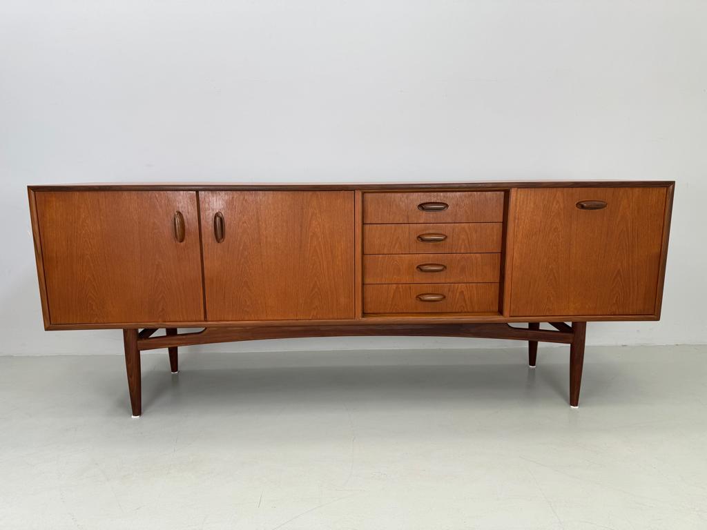 Vintage dressoir G-Plan., Huis en Inrichting, Kasten | Dressoirs, Zo goed als nieuw, 200 cm of meer, 25 tot 50 cm, Verzenden