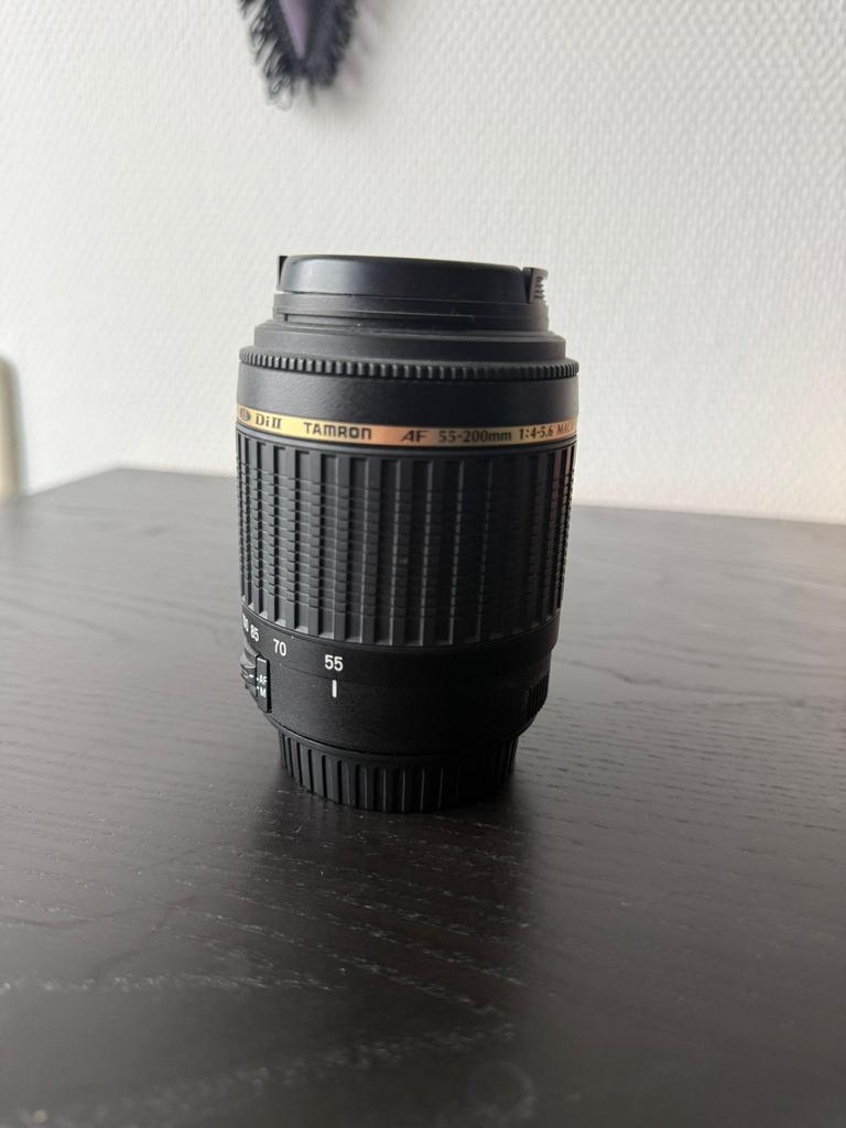 Tamron lens 55-200mm, Ophalen of Verzenden, Zo goed als nieuw, Telelens
