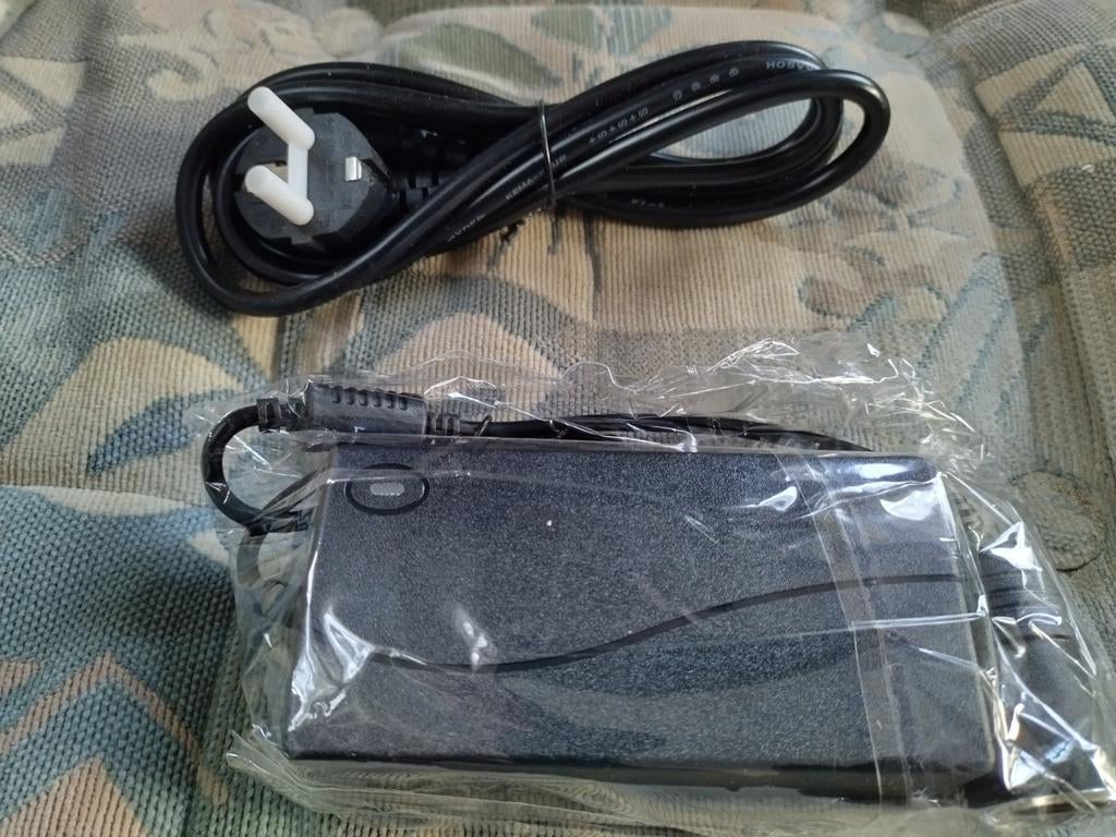 Adapter voeding van 230V~ naar 12V 6A met auto socket., Ophalen of Verzenden, Nieuw