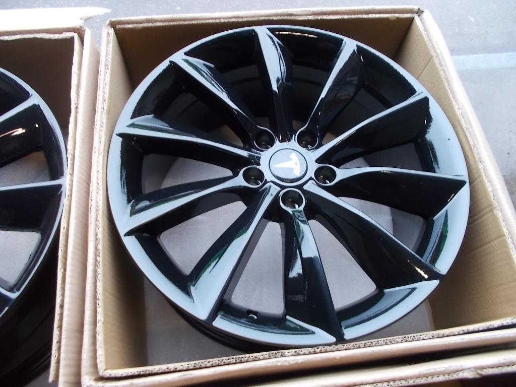 Foto 6 van NIEUWE TESLA MODEL Y 3 VELGEN + BANDEN 245 45 R19 TPMS