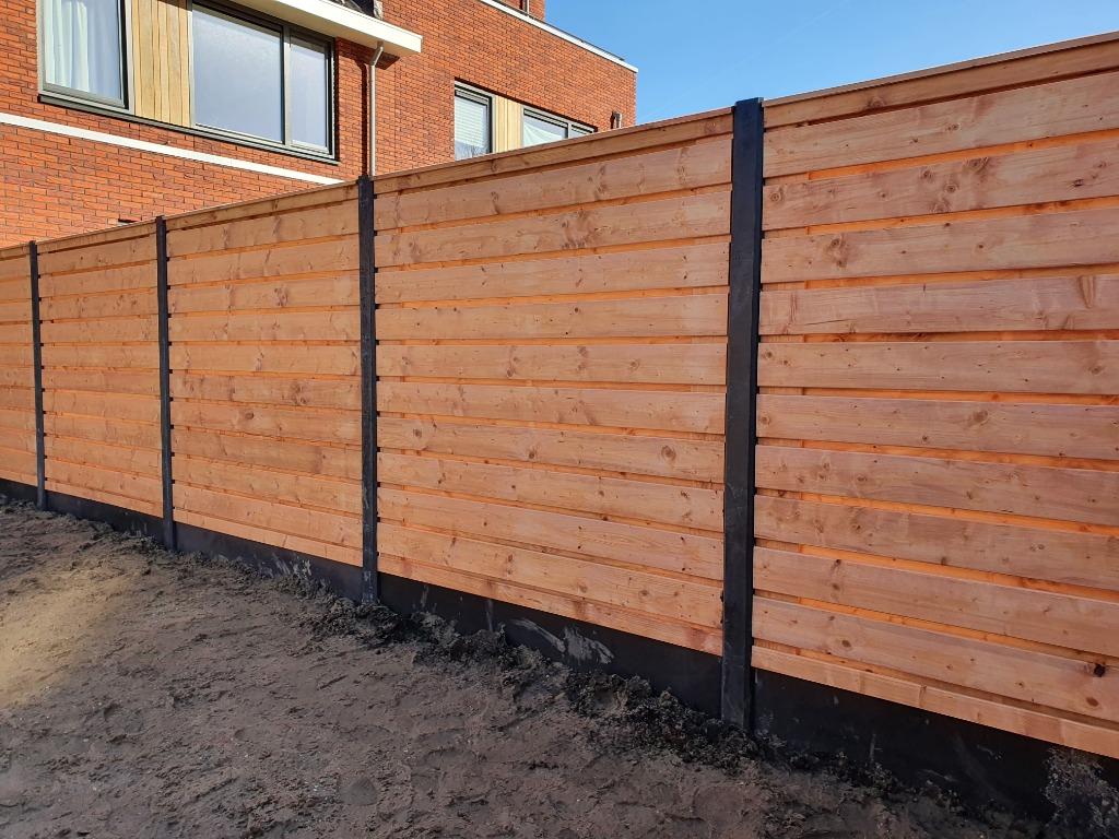 Hout/beton schutting horizontaal geschroeft, Tuin en Terras, Ophalen of Verzenden, Nieuw, Hout, 1 tot 2 meter